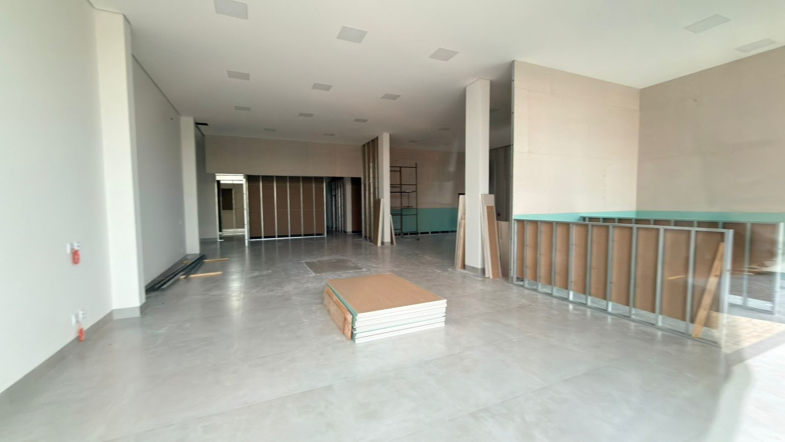 Detalhe técnico de estrutura em drywall executada em obra da VZP
